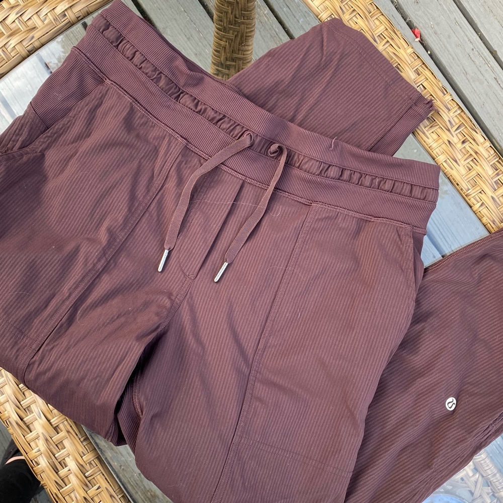 Lululemon dance studio crop pant